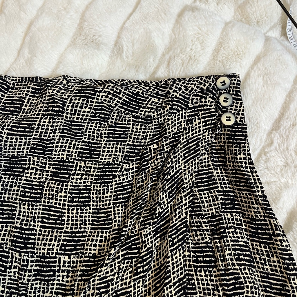 Vintage Carole Little 90s 8/10 Abstract Wrap Button Linear Midi High Waist Skirt